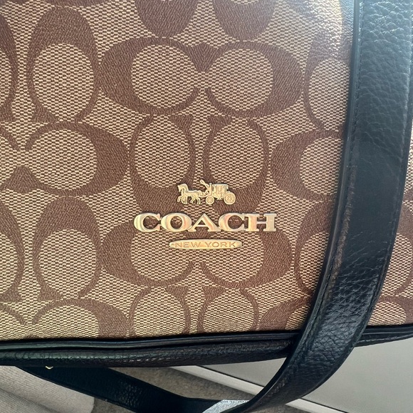 COACH signature crossbody bag - Picture 5 of 8